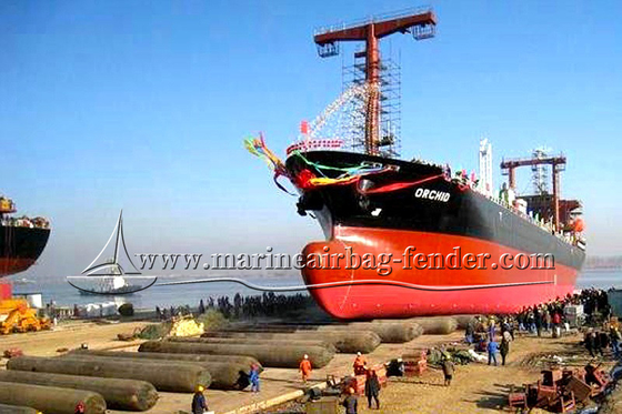 kualitas  Black Customized Ship Launching Airbag Lifting And Moving Marine Rubber Airbag pabrik