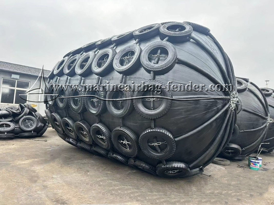 Ketahanan Penuaan Fender Karet Pneumatik Flang stainless flange mudah inflate Standar ISO17357