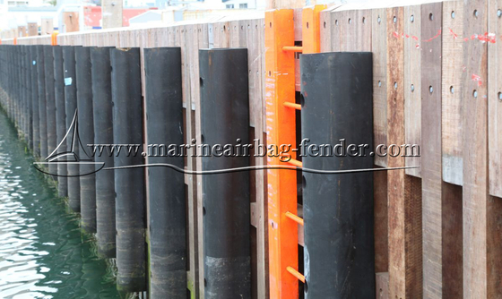 DD Type Marine Rubber Fender Disesuaikan Jetty Natural Rubber Dock Bumpers