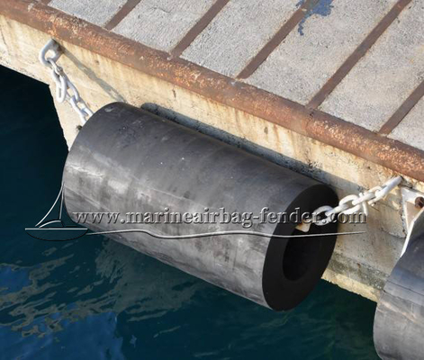 Pemasangan Fender Karet Laut Silinderik Untuk Pesisir