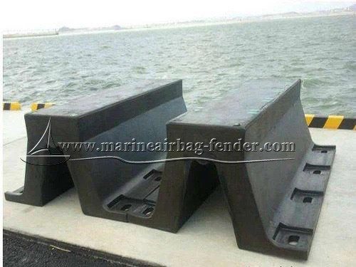 Natural Rubber Dock Fender / Arch Rubber Fender untuk Wharf dan Bumper