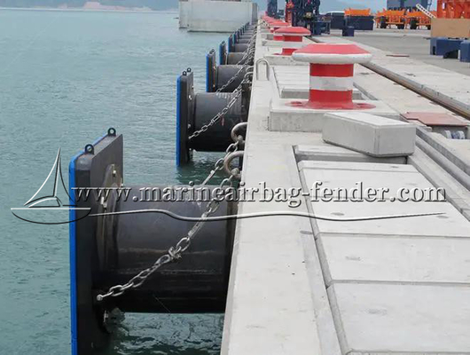 Fenders Karet Laut Dock tahan lama Disesuaikan Dengan Rantai Baja Rostless